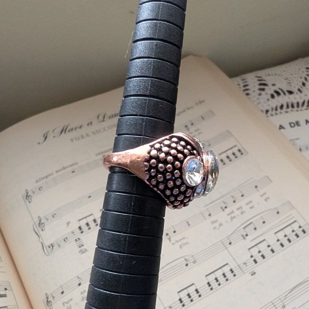 Crystal And Copper Statement Ring - Picture 3 of 8